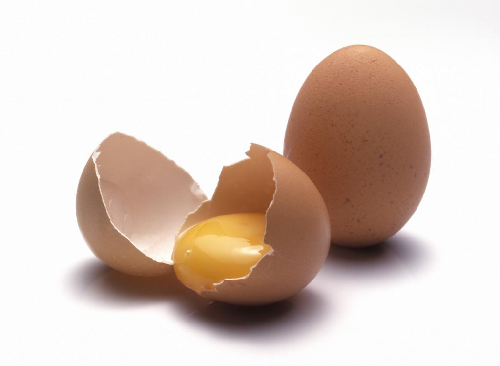 Яйца - один из ингредиентов целебной мази